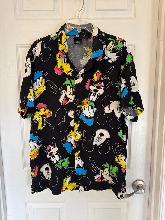 Disney Characters All Over Print Black Short Sleeve Button Down Shirt Large - Picture 1 of 5